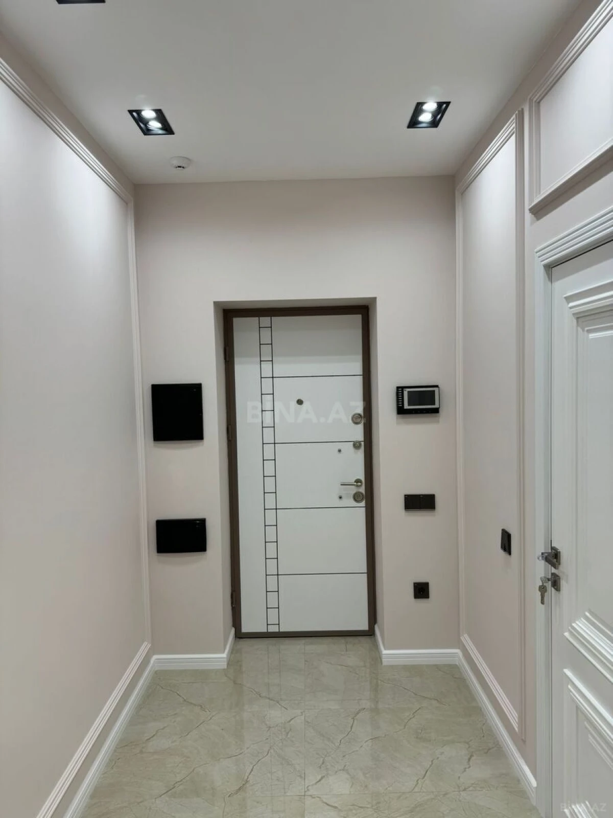 Kirayə verilir 3 otaqlı mənzil 148 m²
