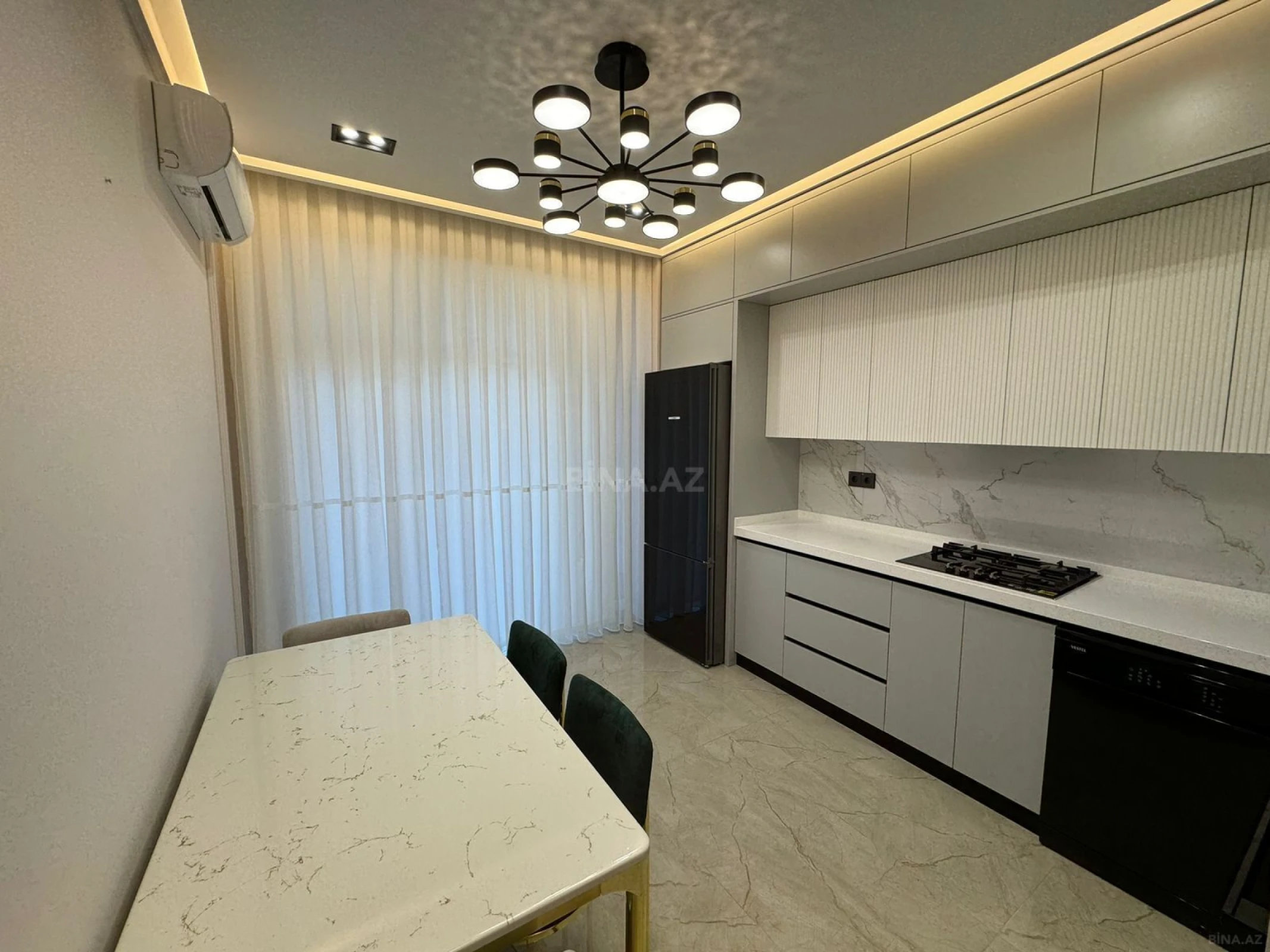 Kirayə verilir 3 otaqlı mənzil 148 m²