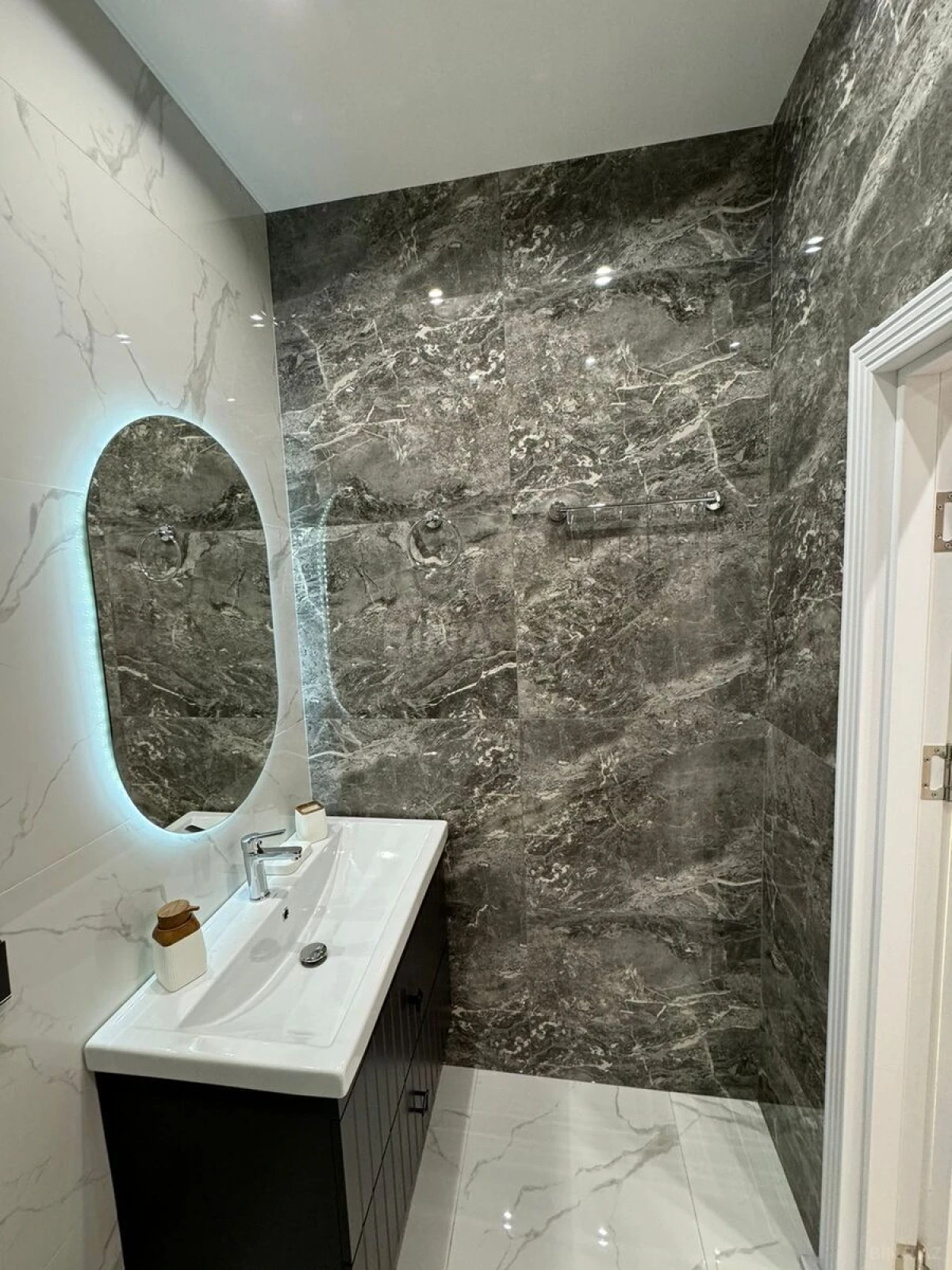 Kirayə verilir 3 otaqlı mənzil 148 m²