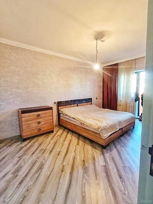 Satılır 5 otaqlı mənzil 125 m²