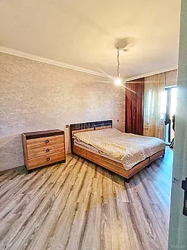 Satılır 5 otaqlı mənzil 125 m²