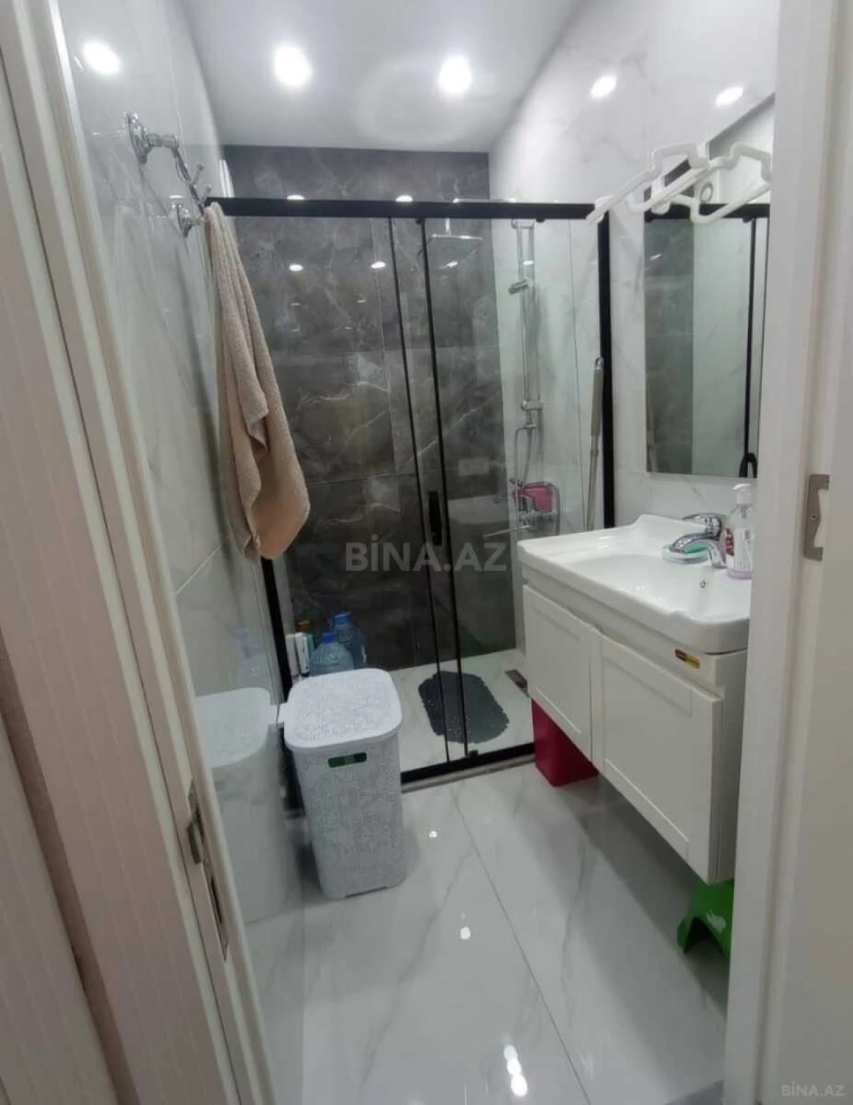 Kirayə verilir 2 otaqlı mənzil 70 m²