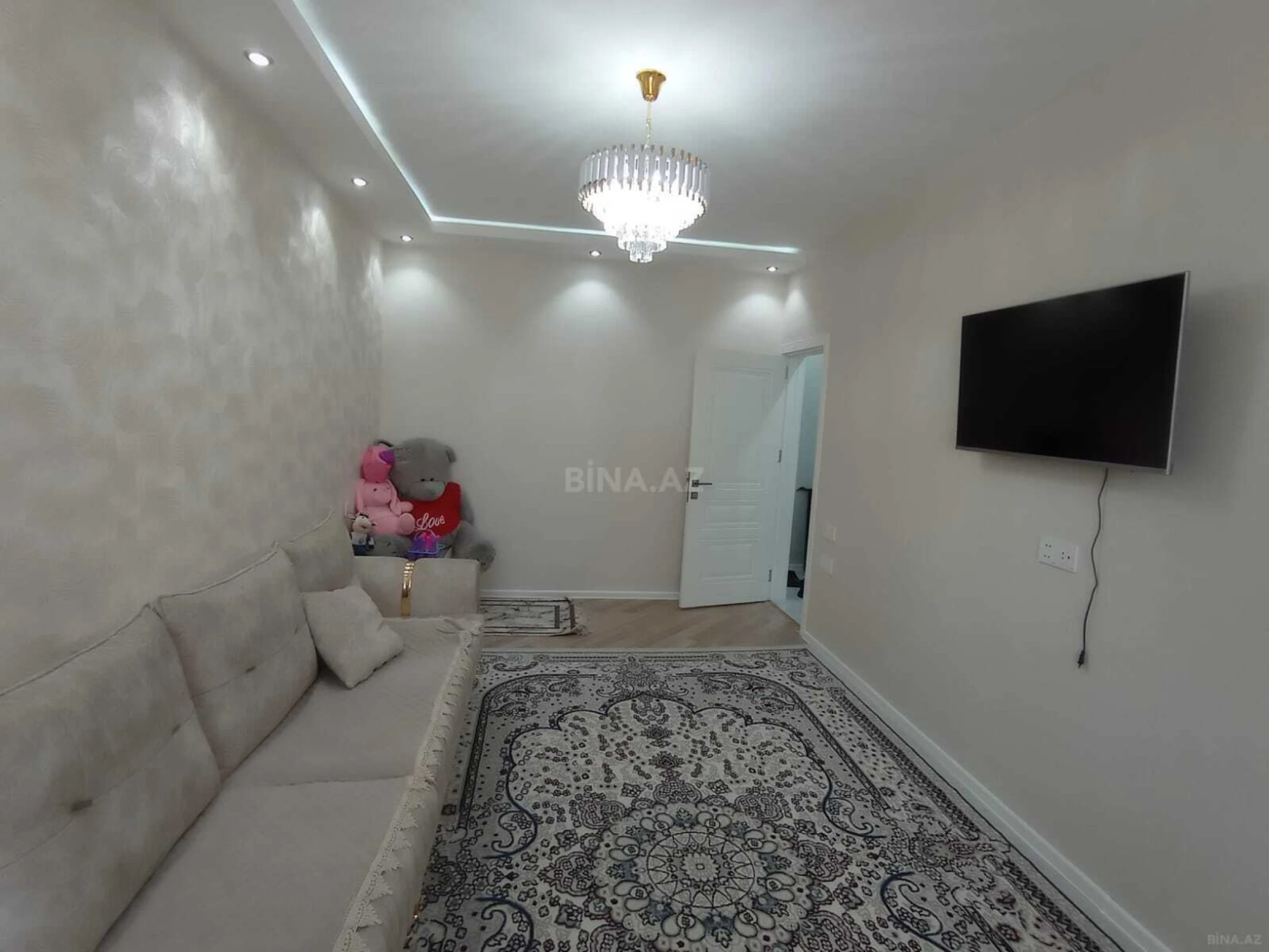 Kirayə verilir 2 otaqlı mənzil 70 m²
