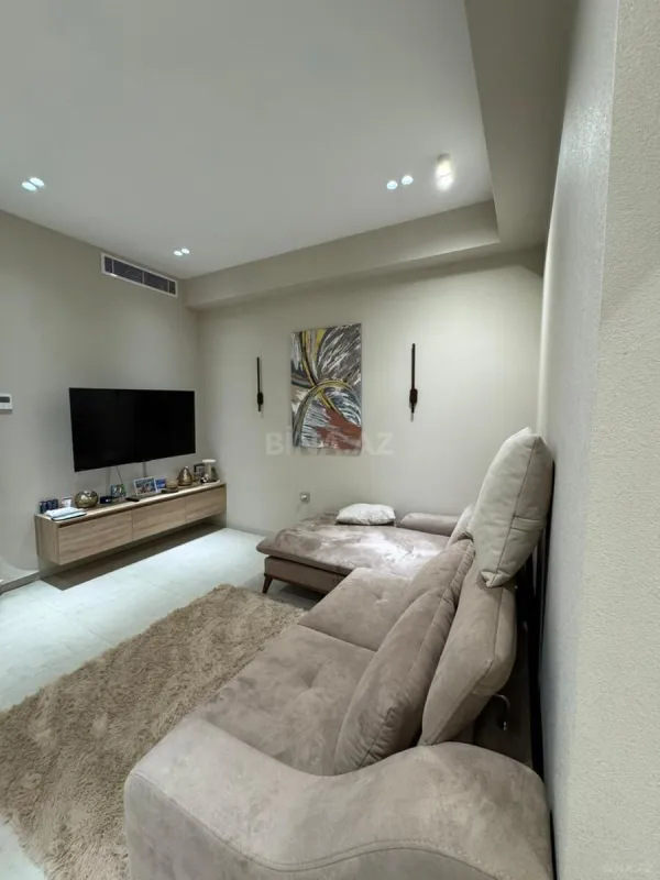 Kirayə verilir 2 otaqlı mənzil 70 m²