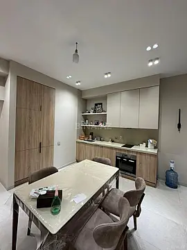 Kirayə verilir 2 otaqlı mənzil 70 m²