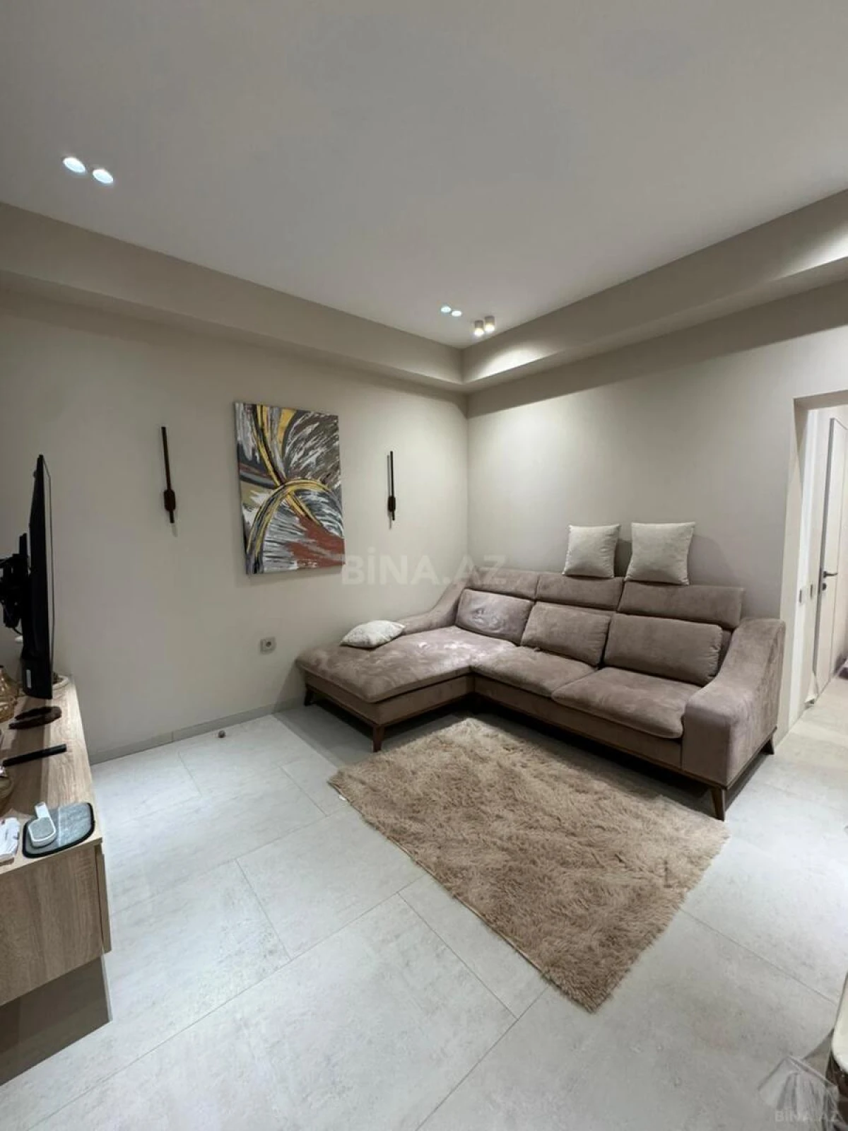 Kirayə verilir 2 otaqlı mənzil 70 m²