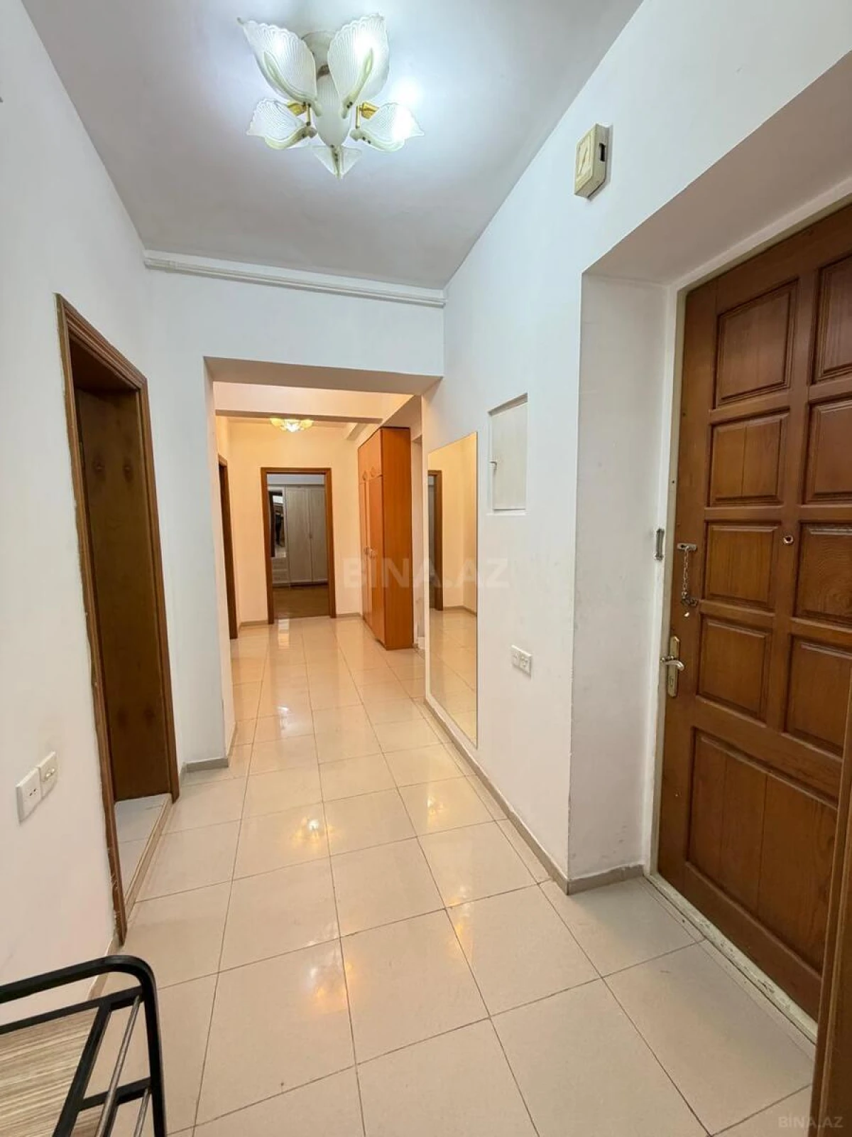 Satılır 3 otaqlı mənzil 152 m²