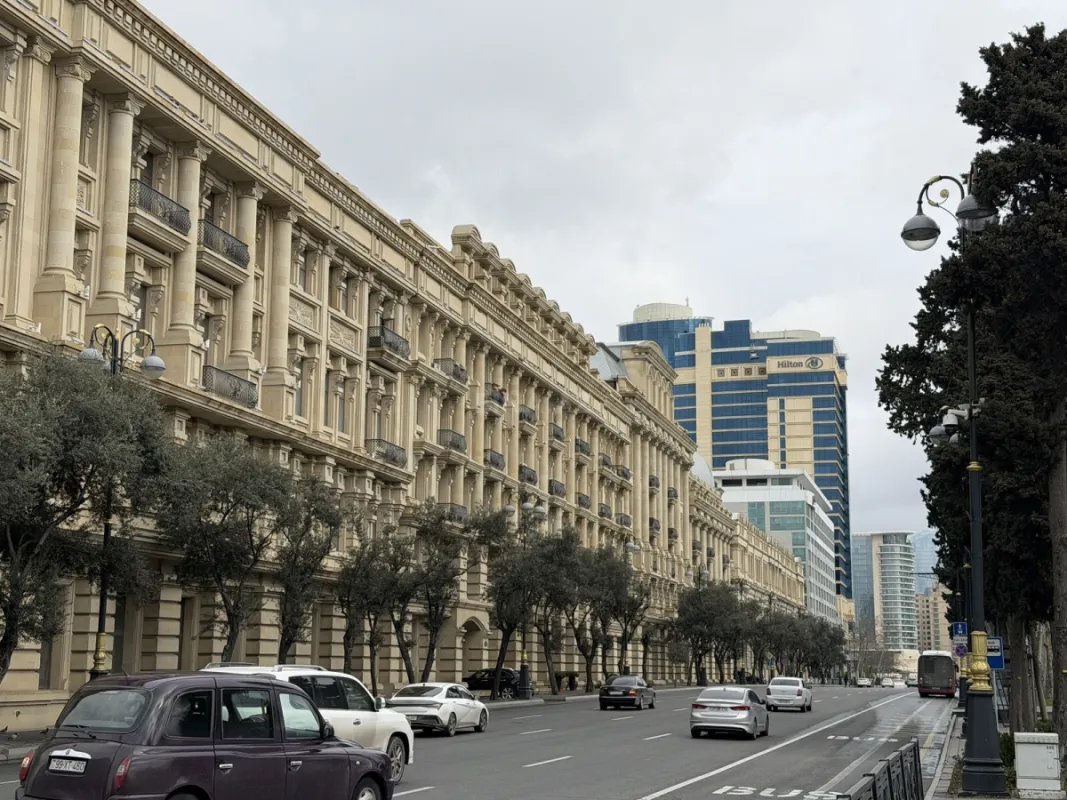 Satılır 3 otaqlı mənzil 152 m²