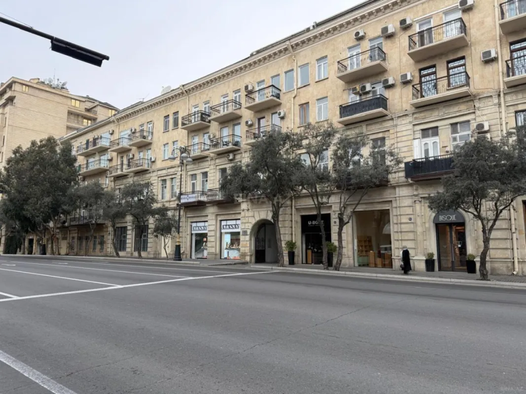 Satılır 3 otaqlı mənzil 152 m²