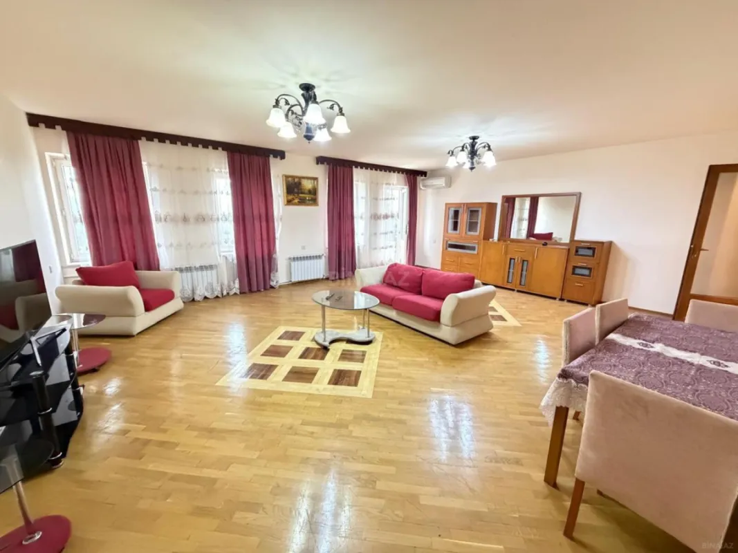 Satılır 3 otaqlı mənzil 152 m²