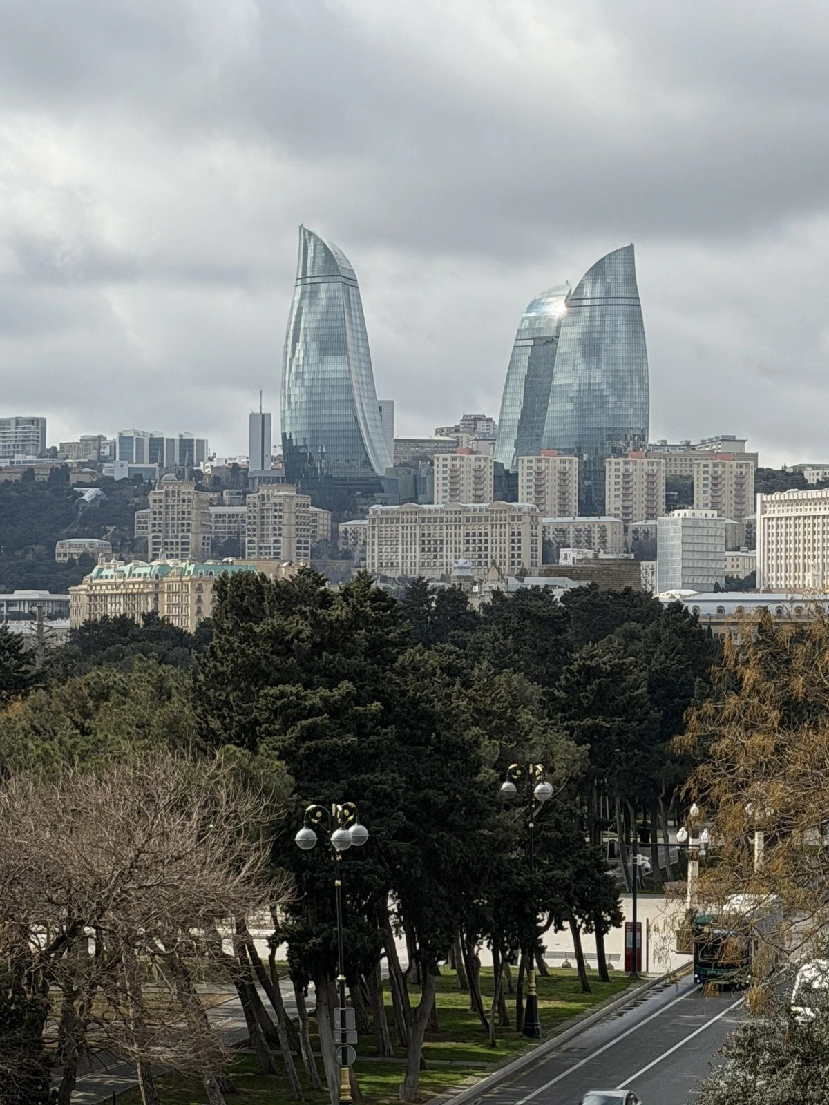 Satılır 3 otaqlı mənzil 152 m²