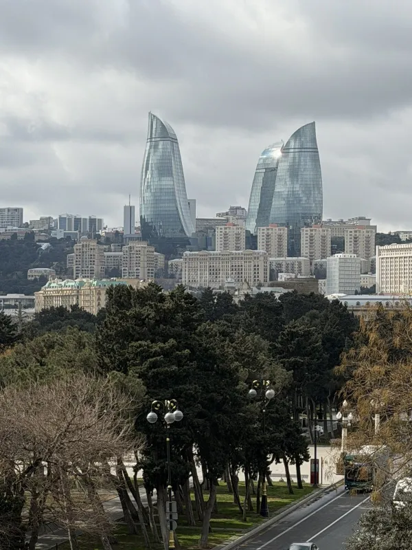 Satılır 3 otaqlı mənzil 152 m²