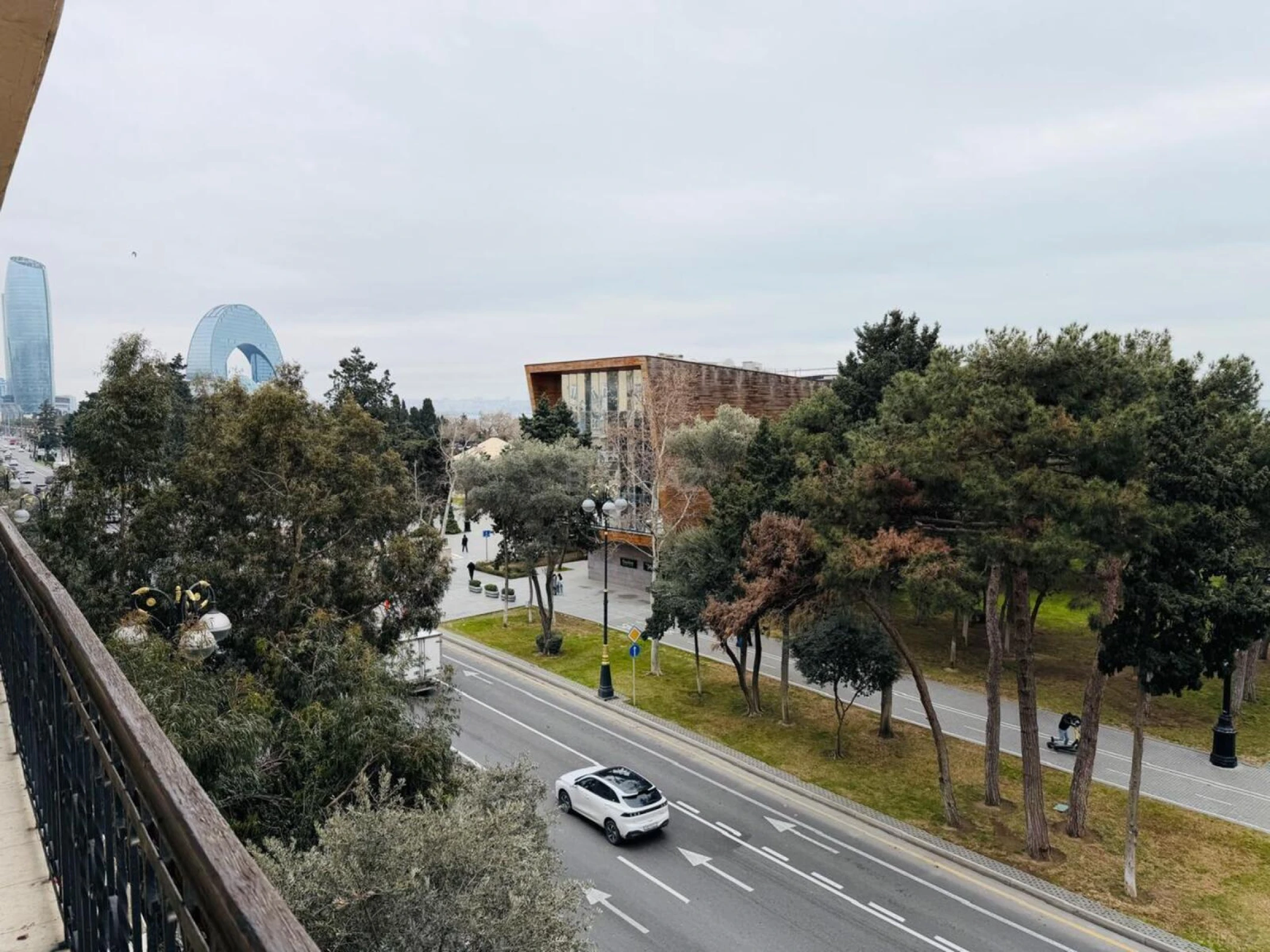 Satılır 3 otaqlı mənzil 152 m²