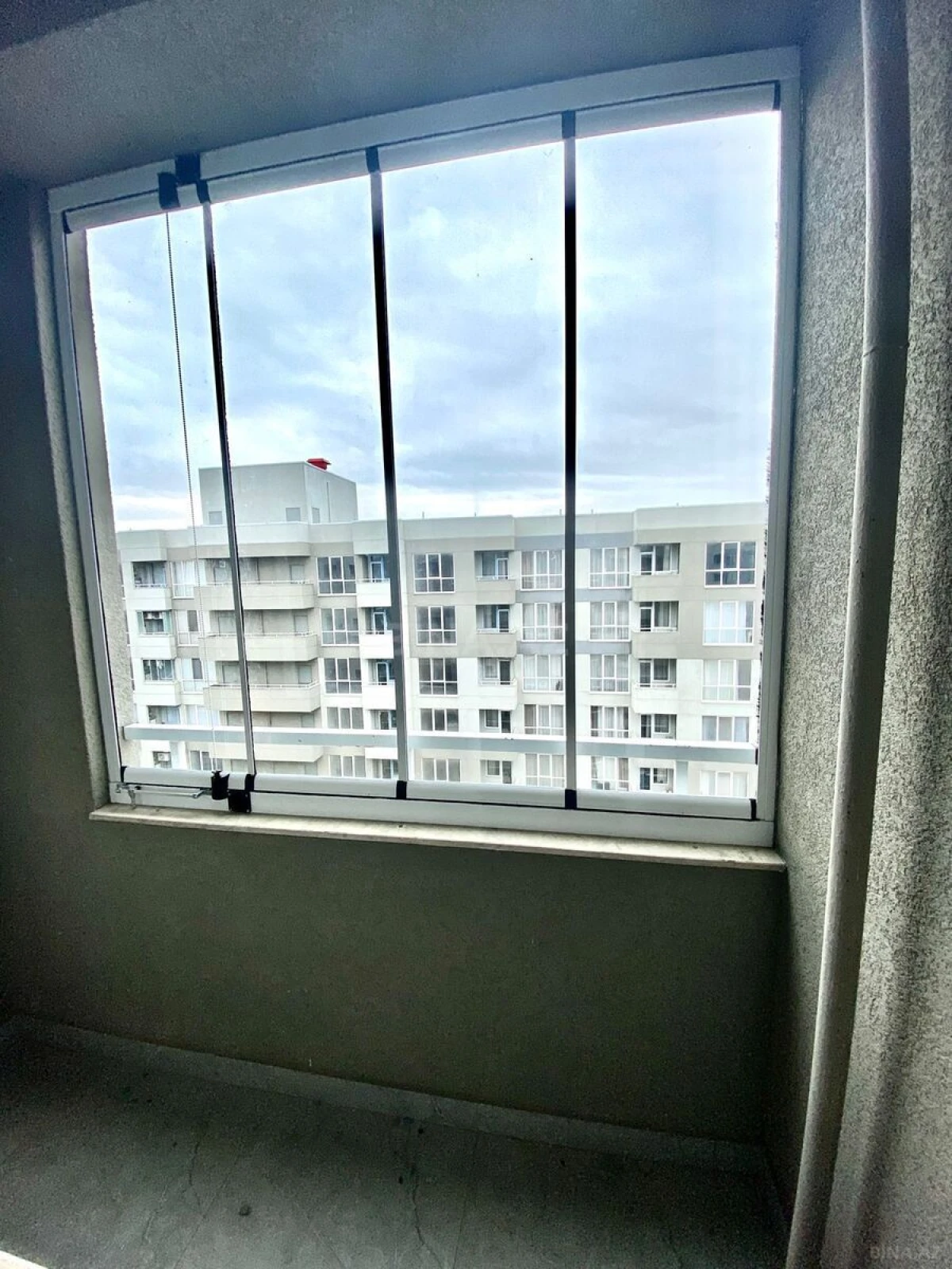 Satılır 2 otaqlı mənzil 52.9 m²