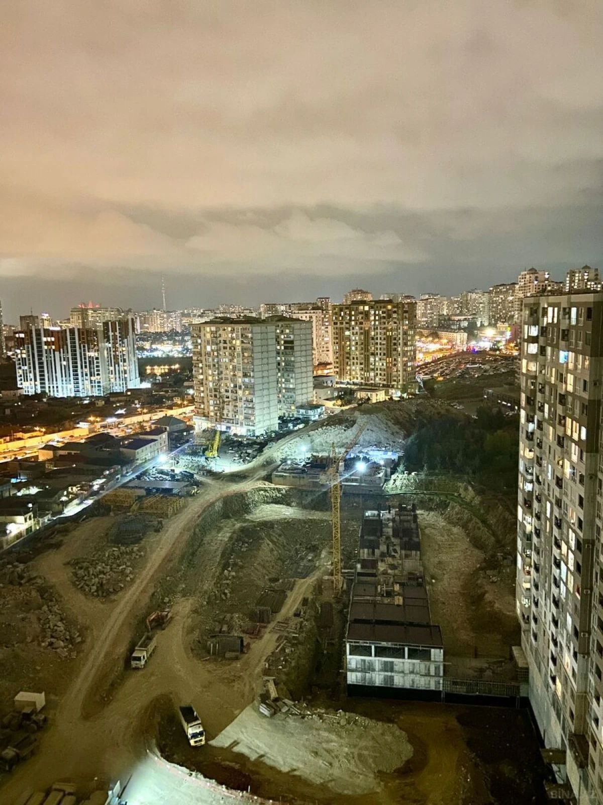 Satılır 2 otaqlı mənzil 52.9 m²