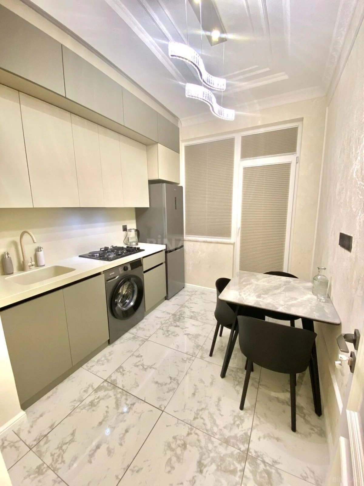 Satılır 2 otaqlı mənzil 52.9 m²