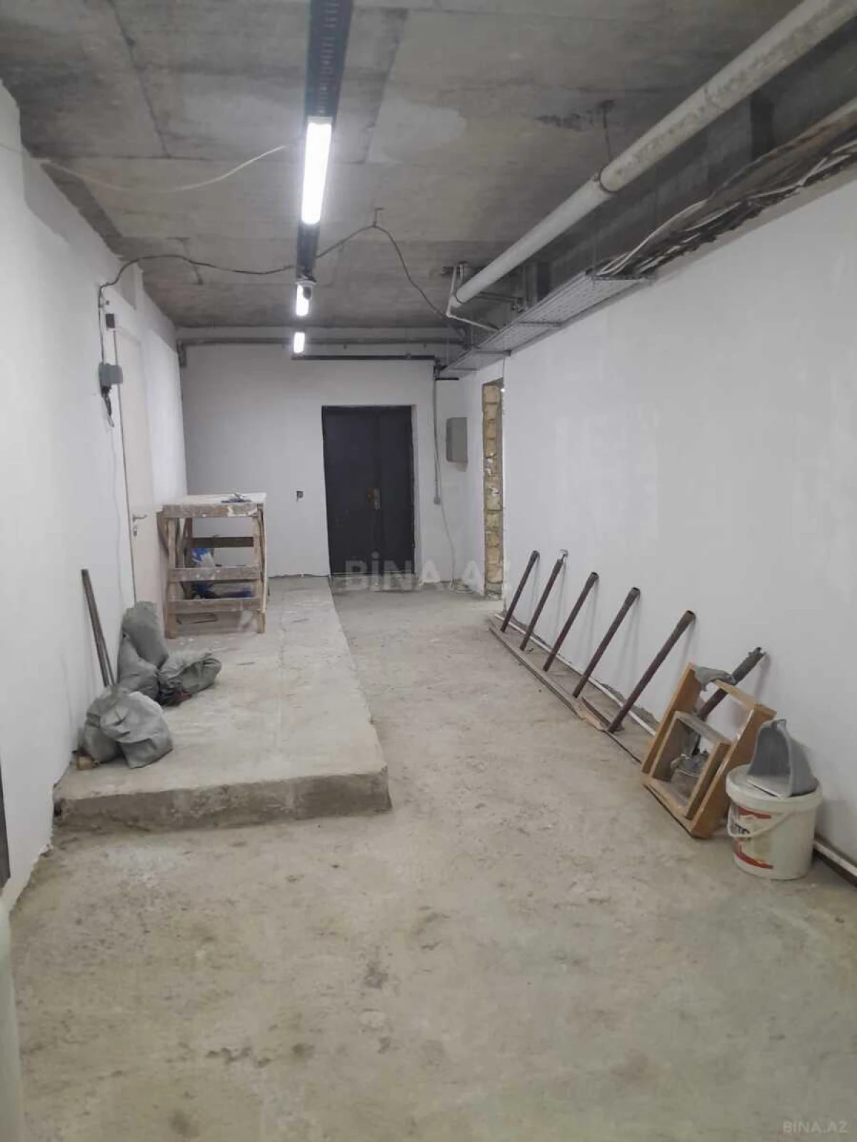 Satılır obyekt 210 m²