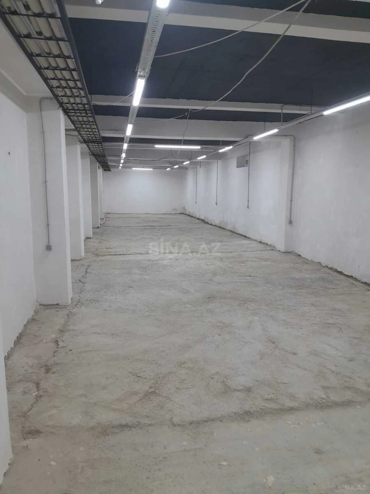 Satılır obyekt 210 m²
