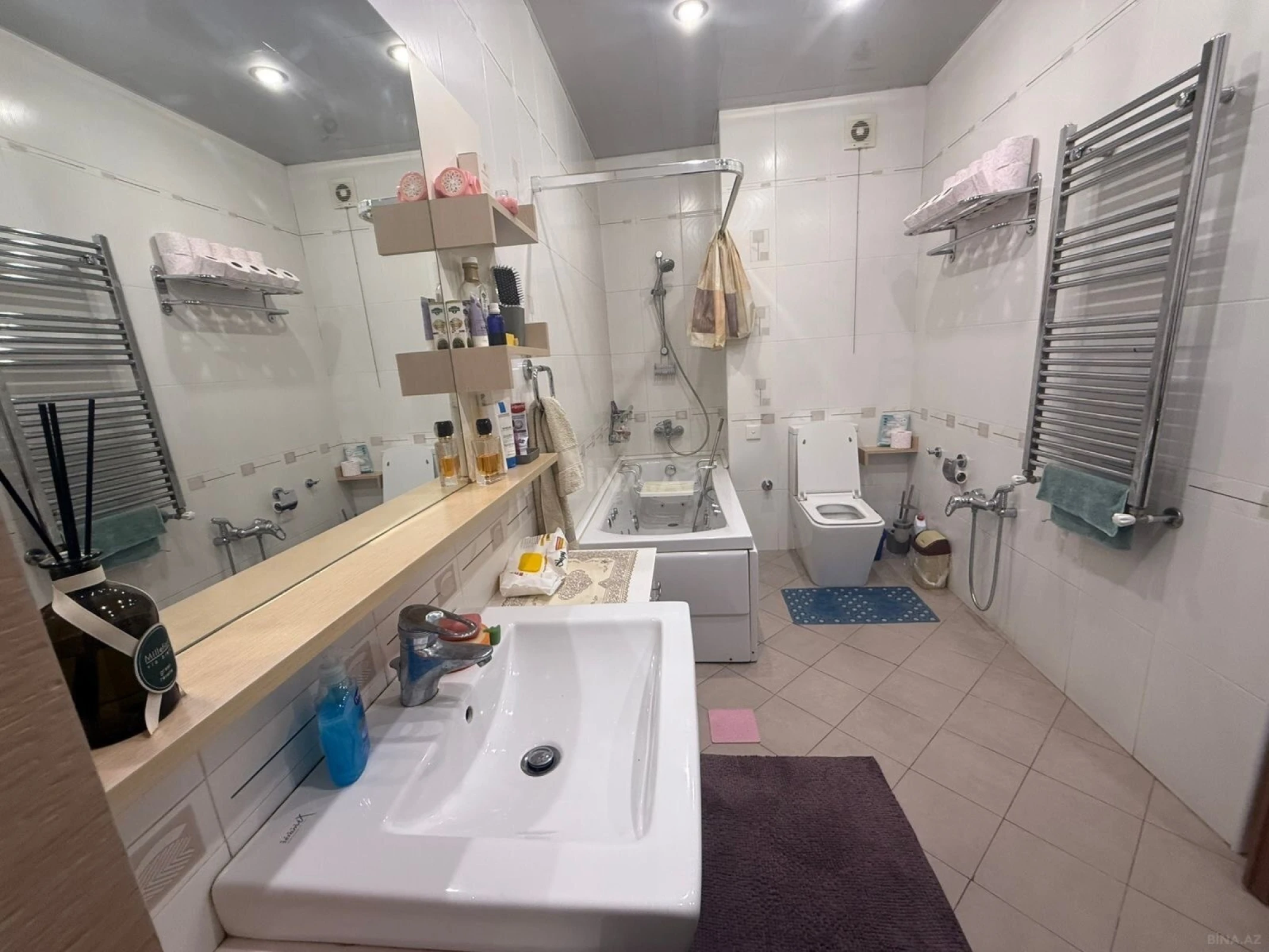 Kirayə verilir 4 otaqlı mənzil 200 m²