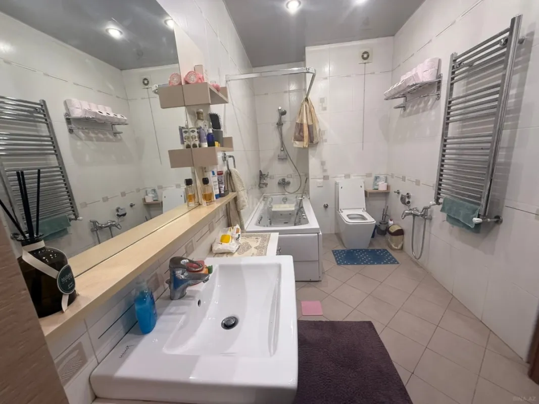 Kirayə verilir 4 otaqlı mənzil 200 m²