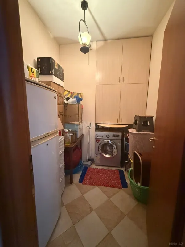 Kirayə verilir 4 otaqlı mənzil 200 m²