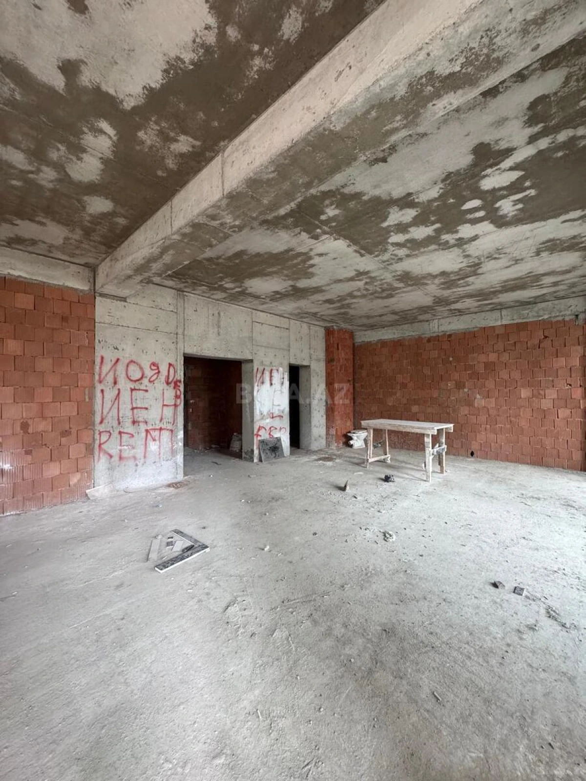 Satılır 3 otaqlı mənzil 113 m²