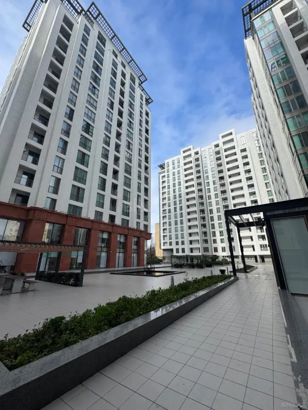Satılır 3 otaqlı mənzil 113 m²