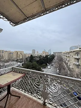 Satılır 2 otaqlı mənzil 58 m²