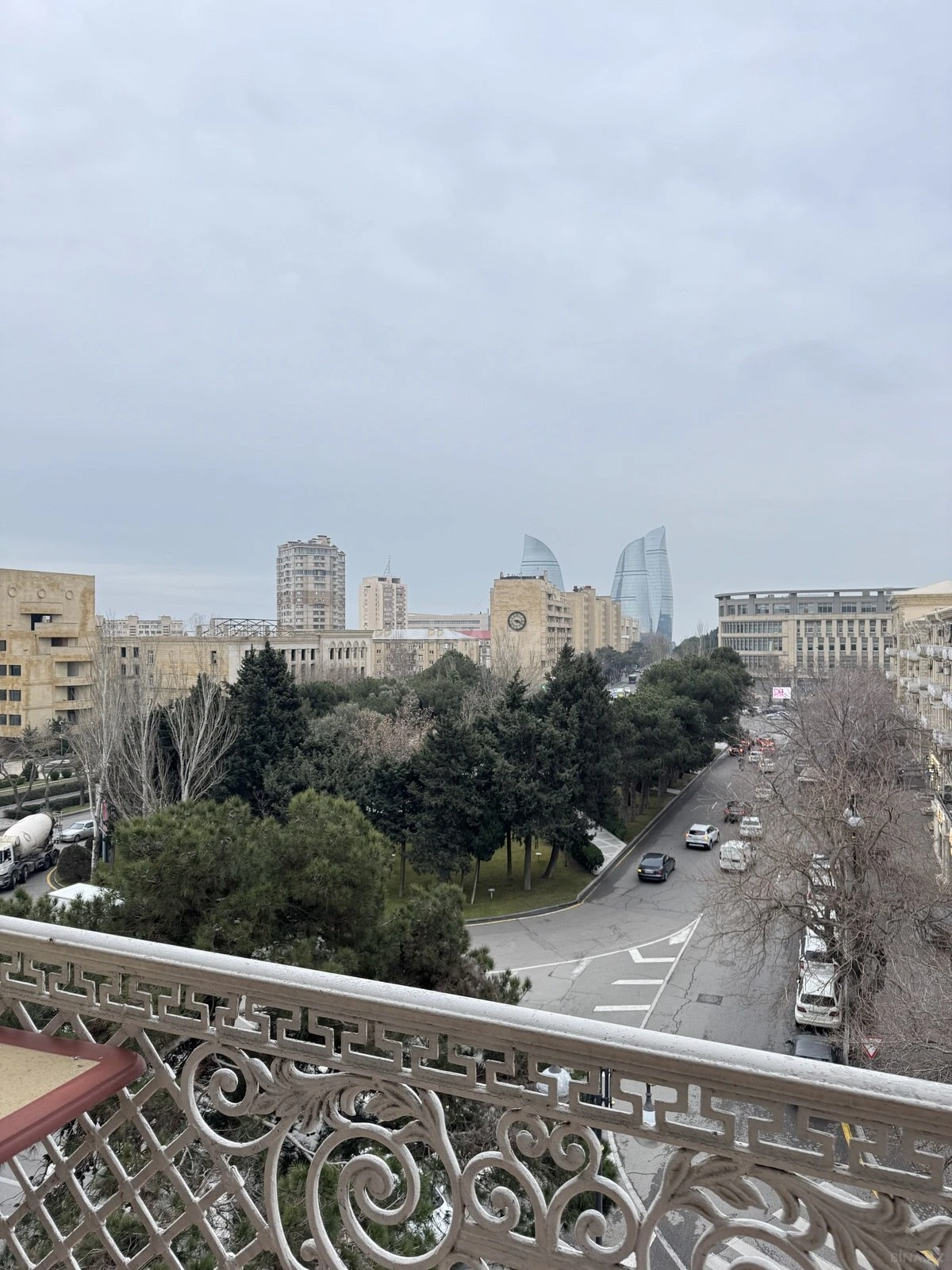 Satılır 2 otaqlı mənzil 58 m²