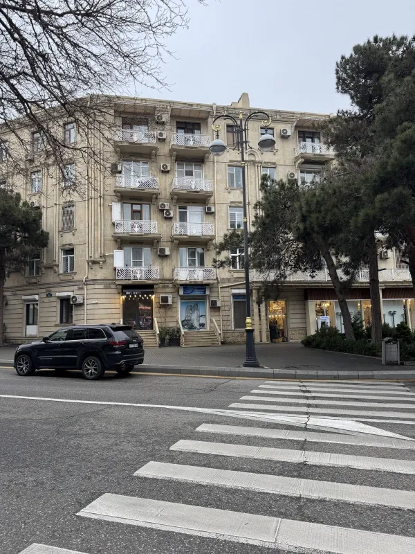 Satılır 2 otaqlı mənzil 58 m²