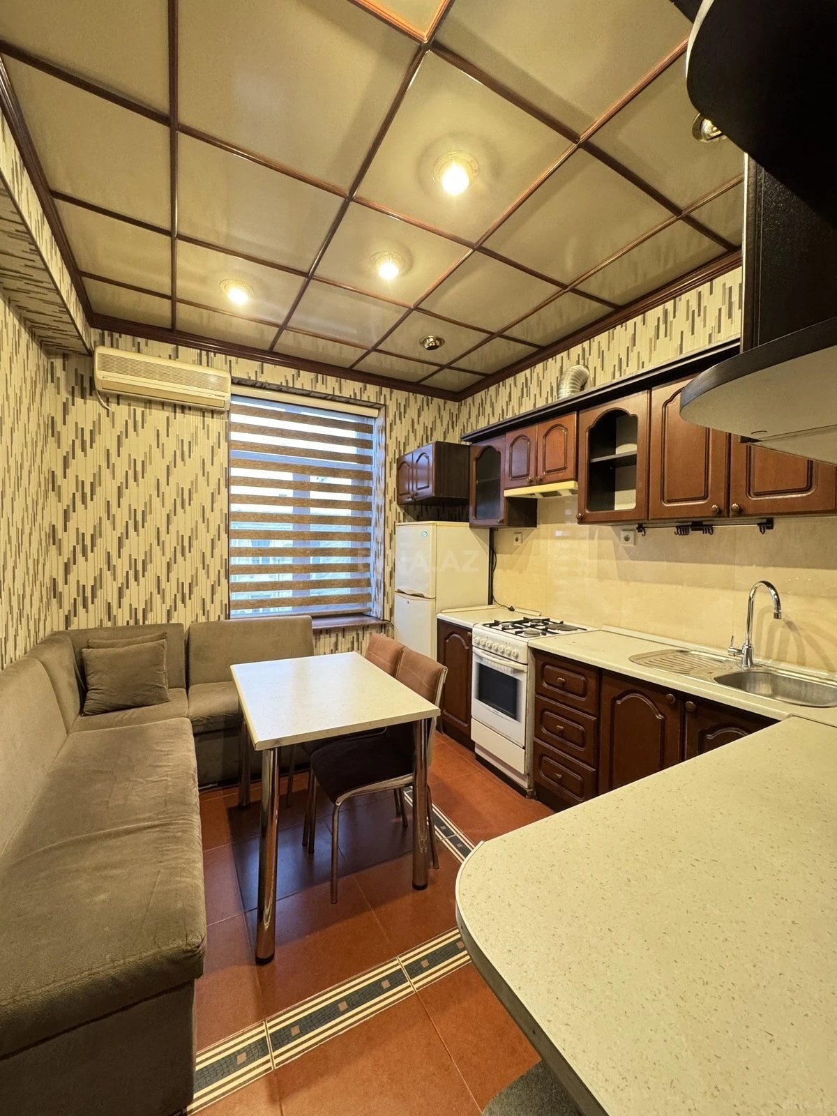 Satılır 2 otaqlı mənzil 58 m²