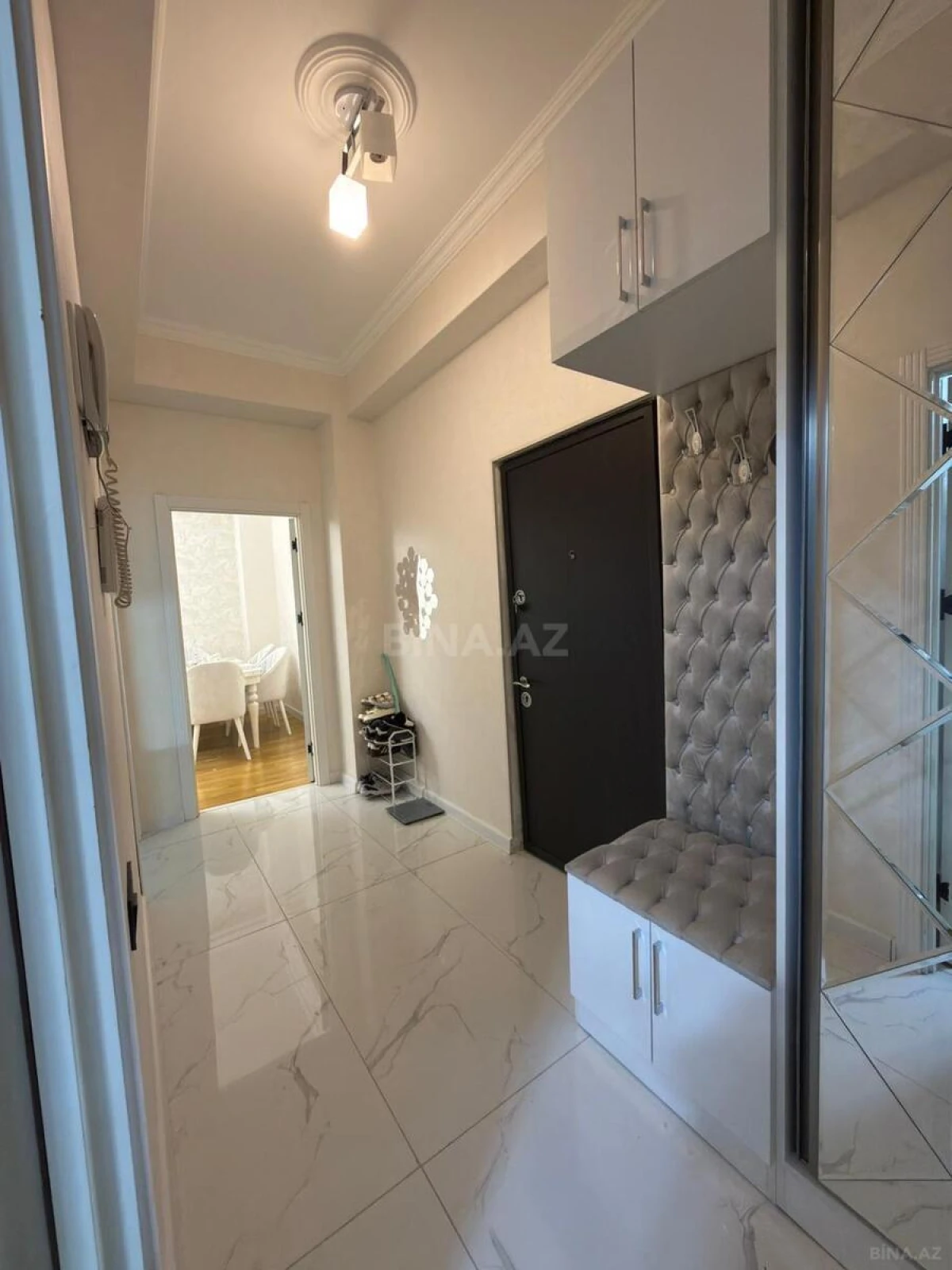 Satılır 2 otaqlı mənzil 70 m²
