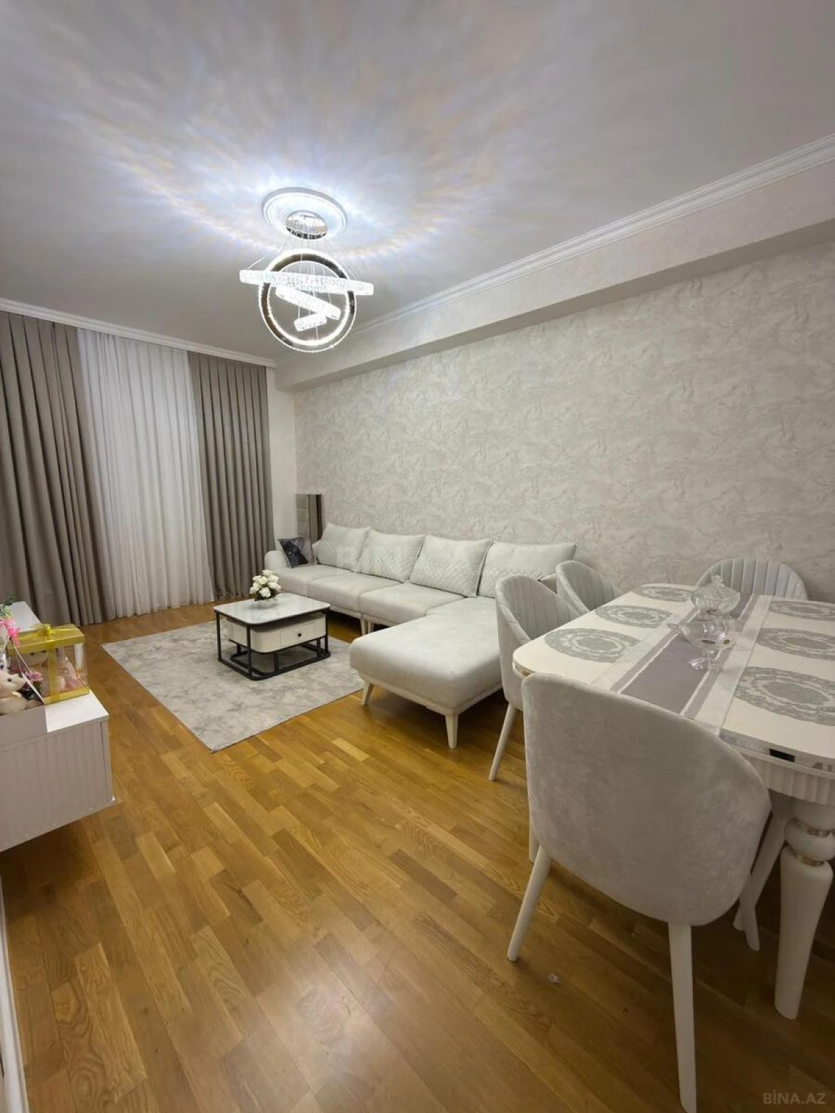 Satılır 2 otaqlı mənzil 70 m²