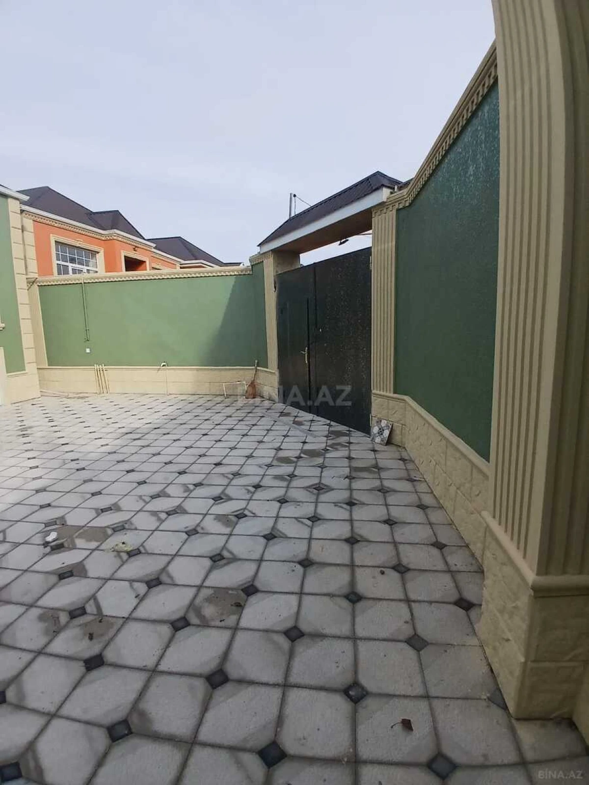 Satılır 4 otaqlı həyət evi 100 m²