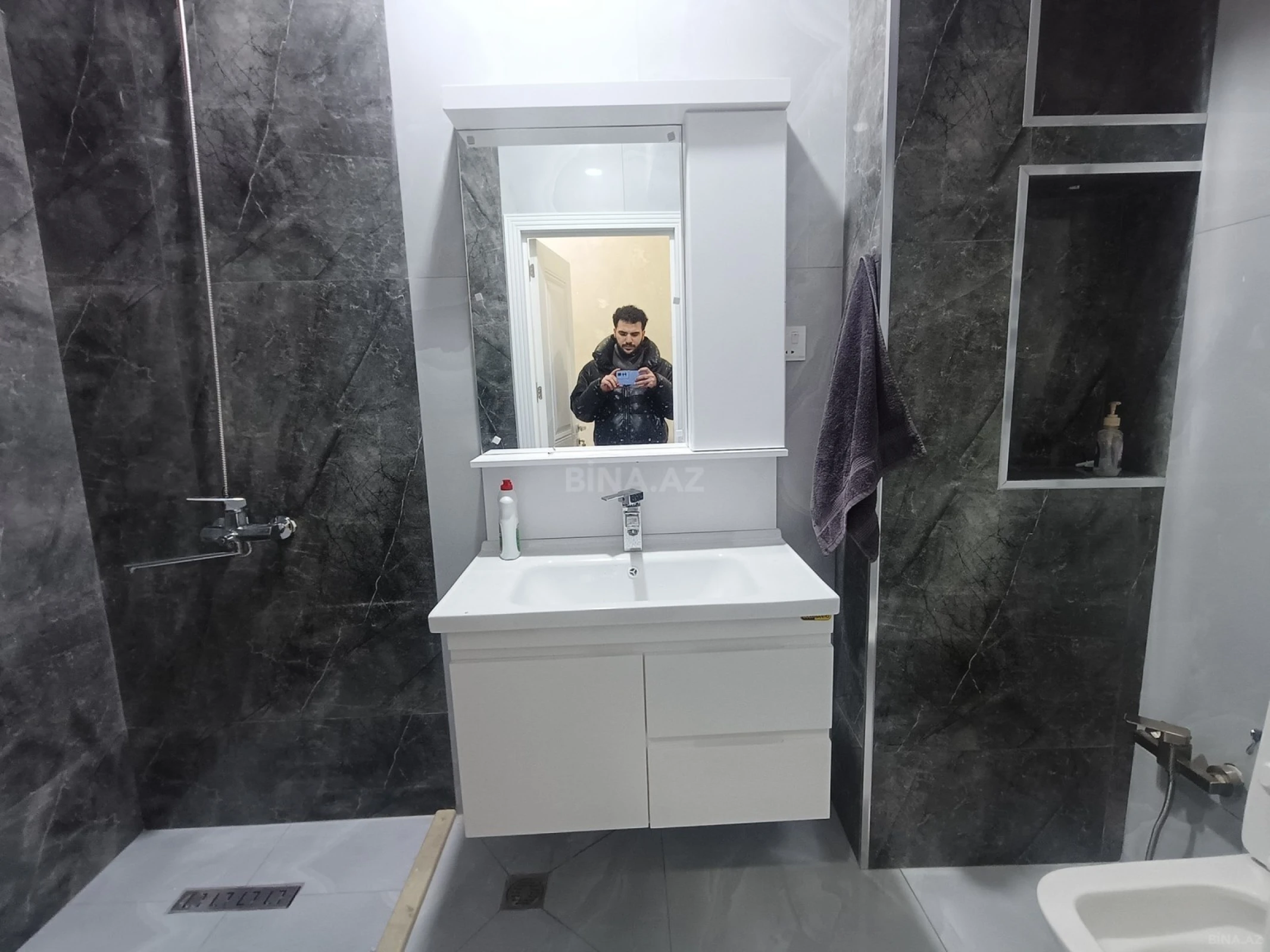 Kirayə verilir 2 otaqlı mənzil 65 m²