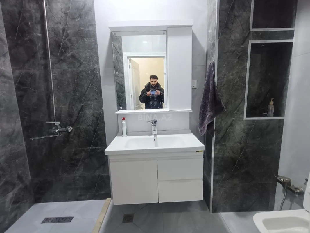 Kirayə verilir 2 otaqlı mənzil 65 m²