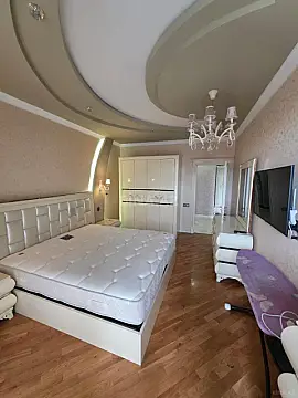 Kirayə verilir 3 otaqlı mənzil 144 m²