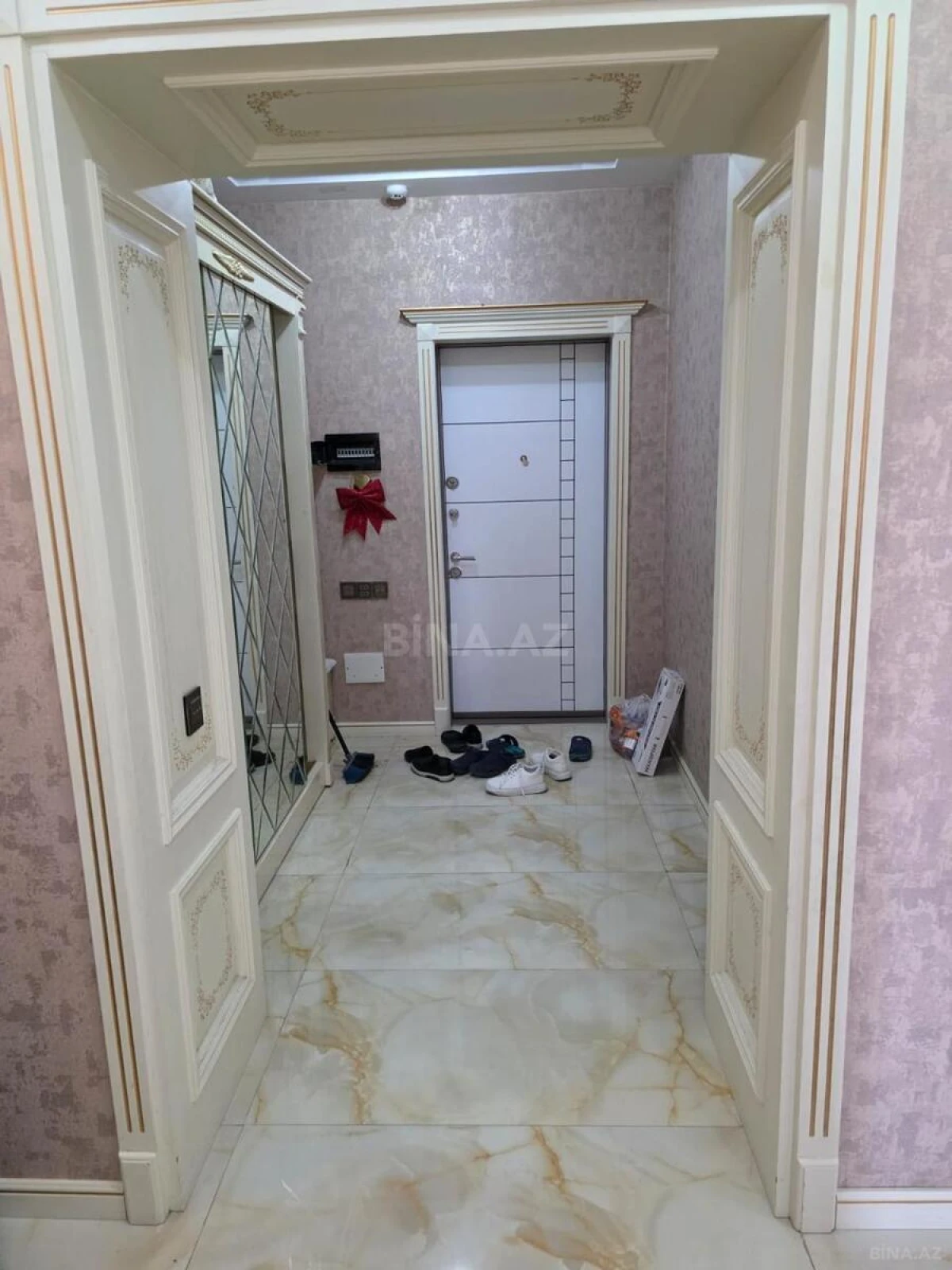 Kirayə verilir 3 otaqlı mənzil 144 m²