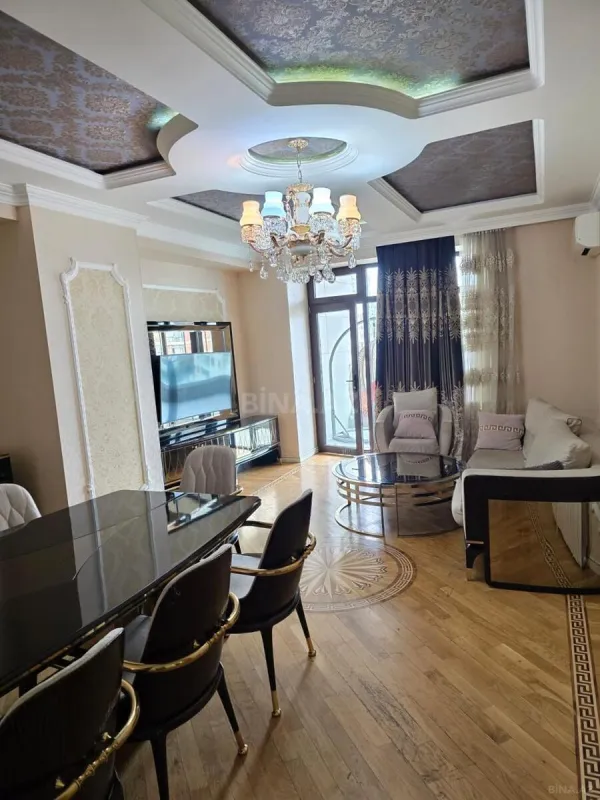 Kirayə verilir 3 otaqlı mənzil 144 m²