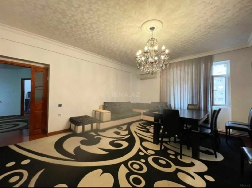 Satılır 4 otaqlı mənzil 135 m²