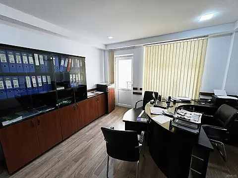 Kirayə verilir 3 otaqlı ofis 85 m²