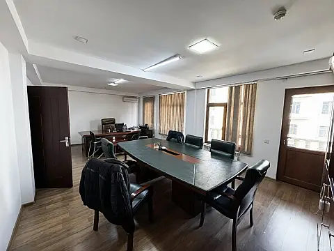Kirayə verilir 3 otaqlı ofis 85 m²