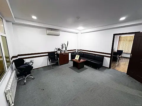 Kirayə verilir 3 otaqlı ofis 85 m²