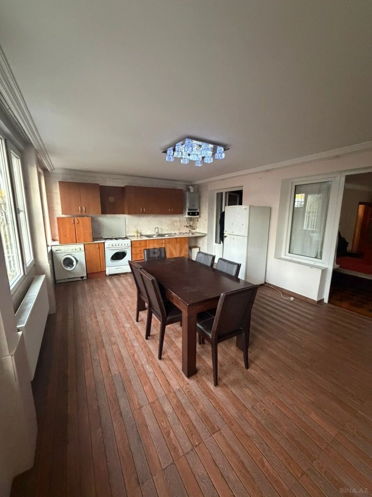 Kirayə verilir 2 otaqlı mənzil 55 m²