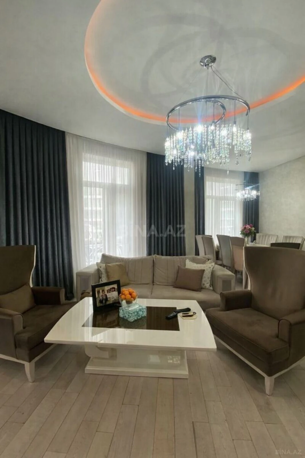 Satılır 3 otaqlı mənzil 160 m²