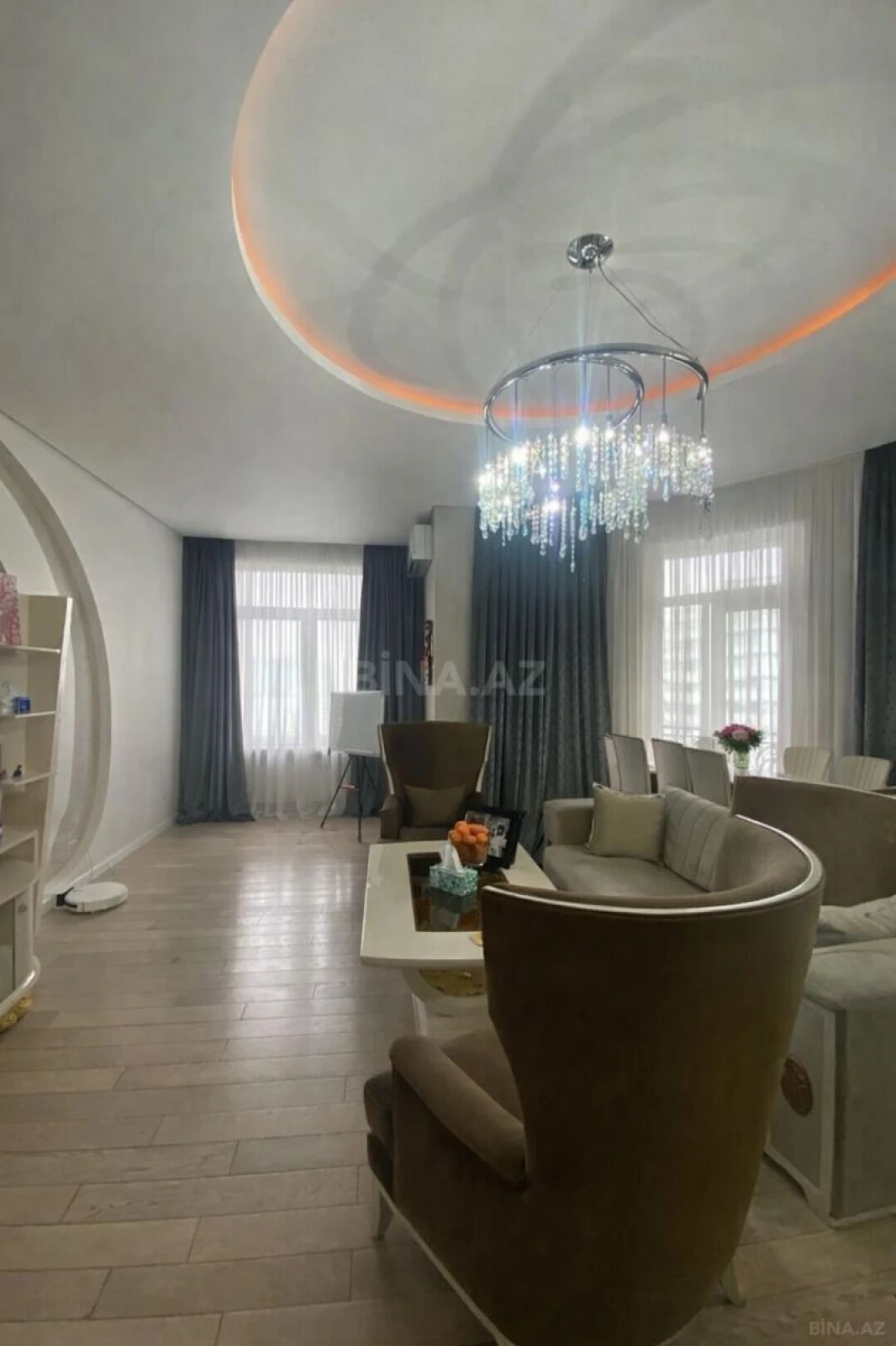 Satılır 3 otaqlı mənzil 160 m²