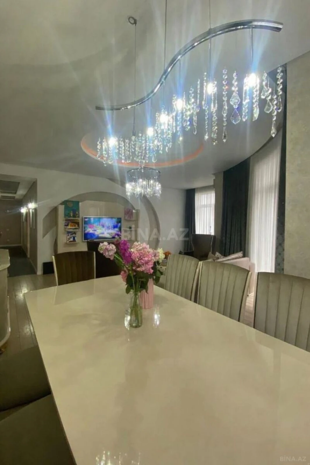 Satılır 3 otaqlı mənzil 160 m²