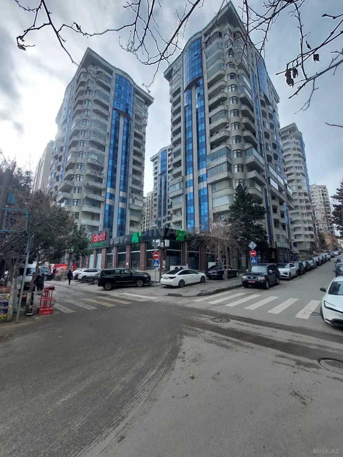Satılır 3 otaqlı mənzil 167 m²