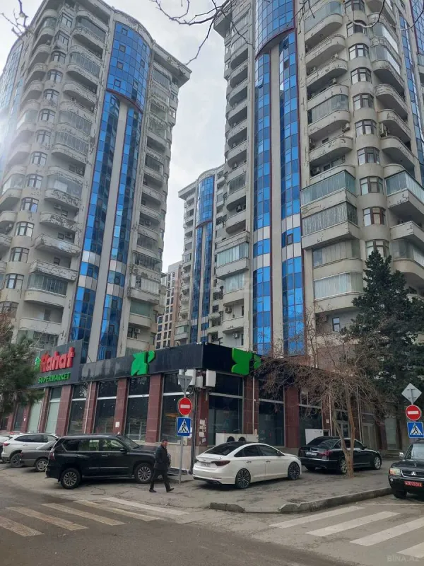 Satılır 3 otaqlı mənzil 167 m²