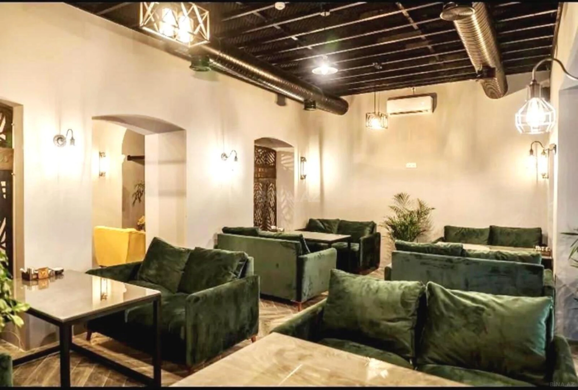 Satılır obyekt 400 m²